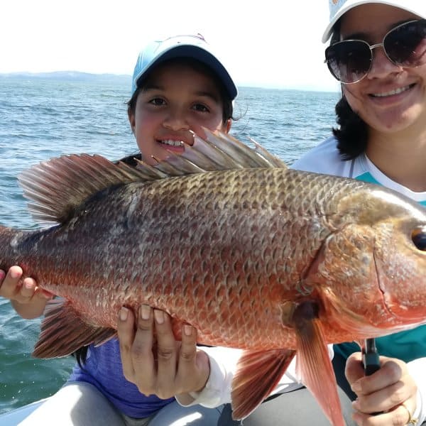 Pesca en familia en Mutis, Golfo de Montijo