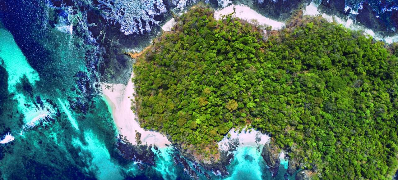Tintorera Island on the south tip of Cebaco Island