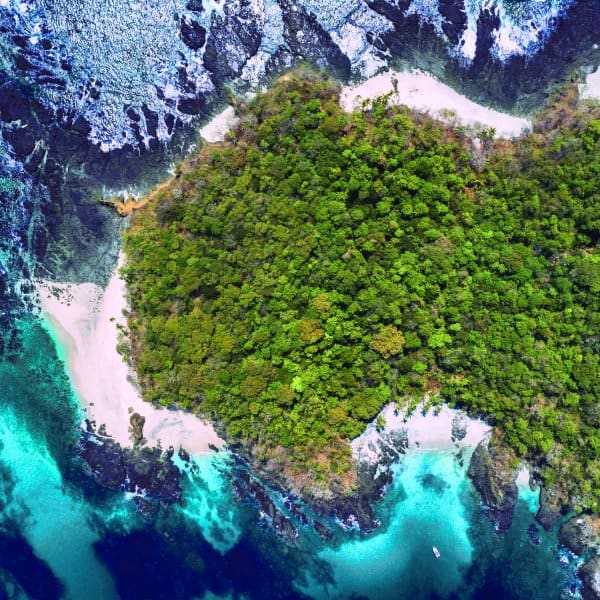 Tintorera Island on the south tip of Cebaco Island