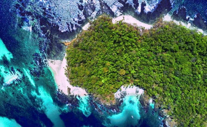 Tintorera Island on the south tip of Cebaco Island
