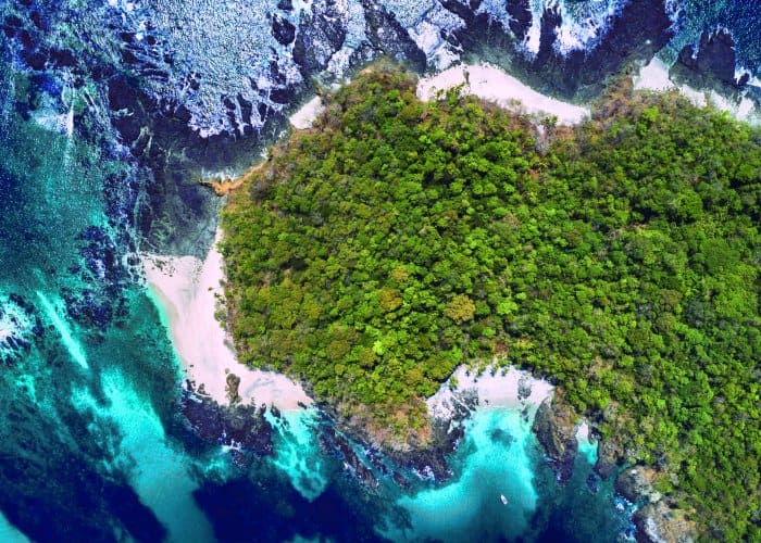 Tintorera Island on the south tip of Cebaco Island