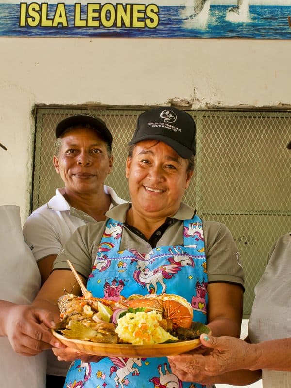 Las Aventureras de Isla Leones y su famoso Plato Aventurero