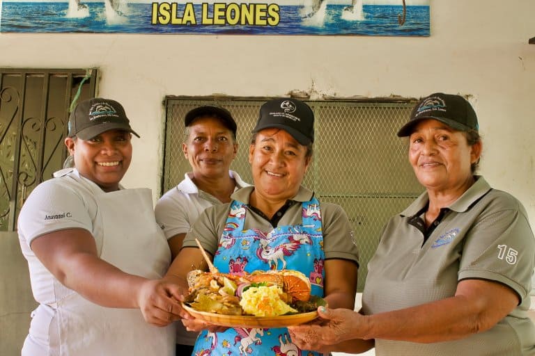 Las Aventureras del Golfo de Montijo en Isla Leones